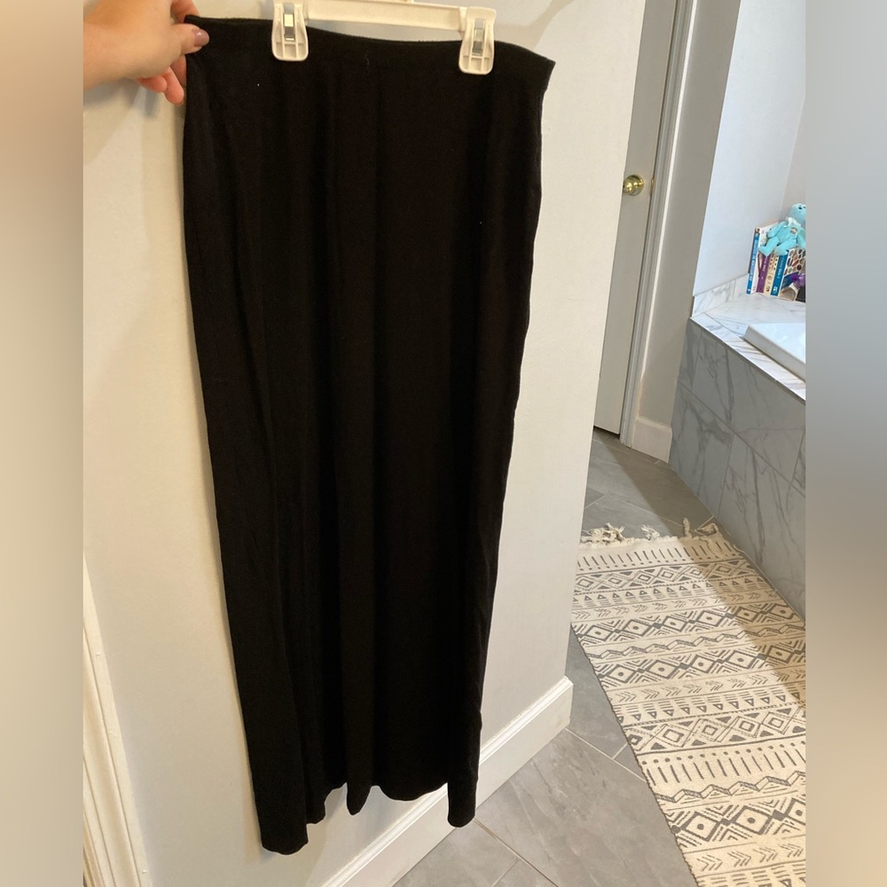 White house black market Essential everyday wear Black Maxi Skirt size small